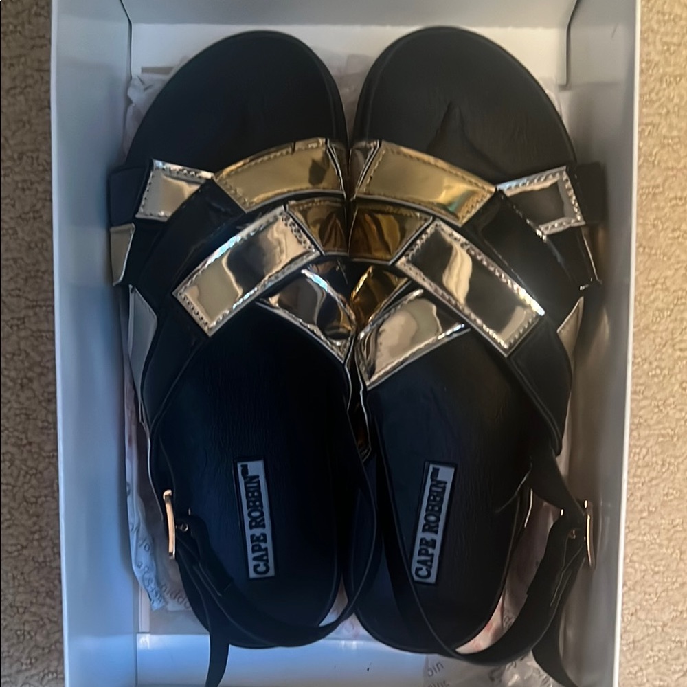 Cape Robbin Black and Gold Sandals